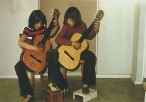 Paul en Marleen op gitaar